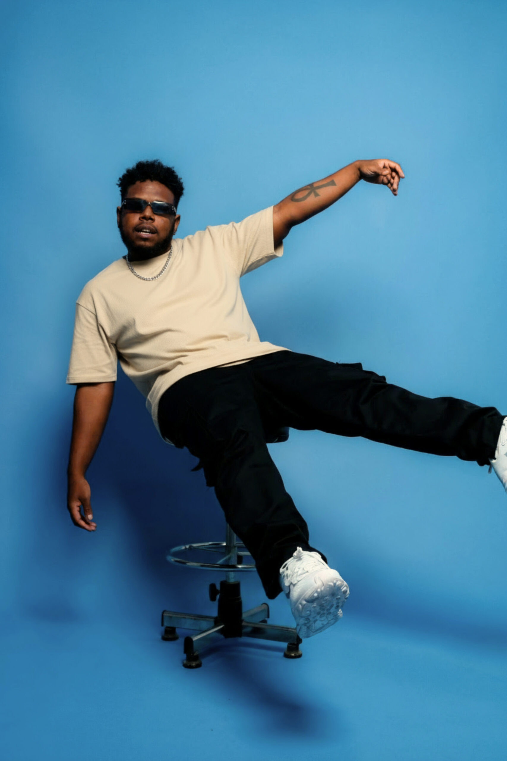 Product Photos (4) Cotton blend oversized t-shirt men women - Image 1